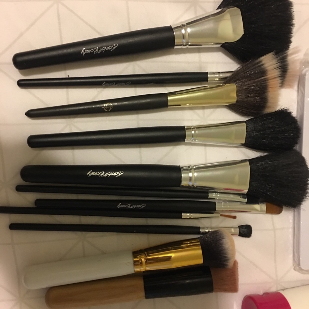 Make Up - Picture 2 of 4